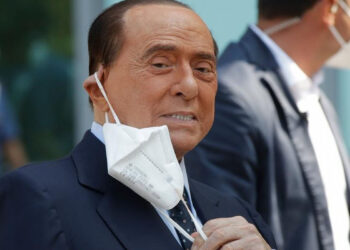 Silvio Berlusconi padece leucemia, confirman sus médicos; dicen que se encuentra ‘estable’