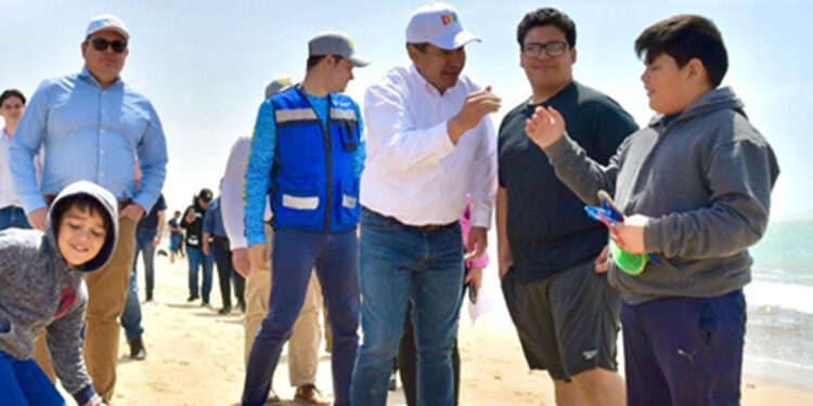 Visita Toño Astiazarán Pabellón Ambiental, Reciclacentro y áreas para turistas en Bahía de Kino