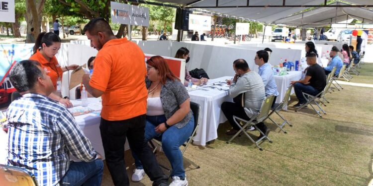 Aprovechan cientos la Feria Hermosillo Crece con Empleo