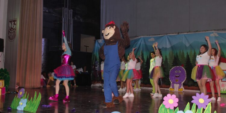 Realizan Concurso de Rondas Infantiles