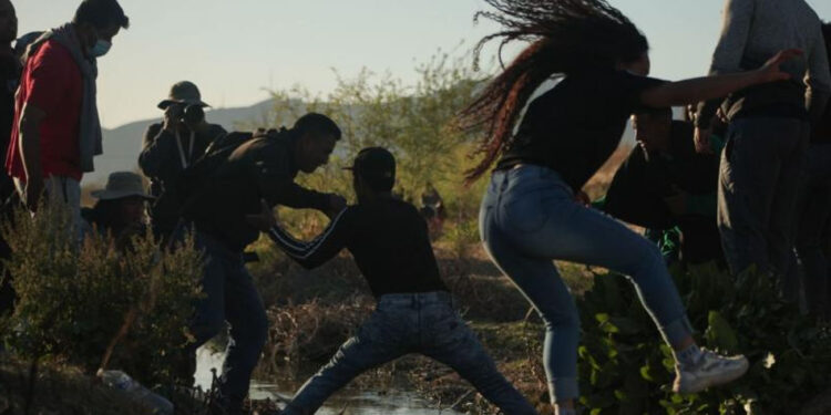 México triplica en 4 años gasto en deportaciones; 1,161 mdp en 2022