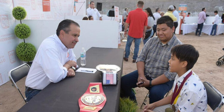 Celebra Toño Astiazarán exitoso Miércoles Ciudadano en Villas del Sur