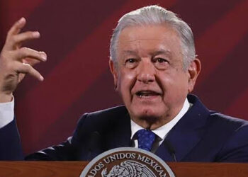AMLO afirma que compra de plantas eléctricas a Iberdrola garantiza que precios de luz no aumenten