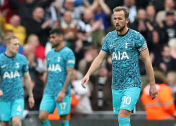 Jugadores del Tottenham recompensarán a su afición tras caer goleados