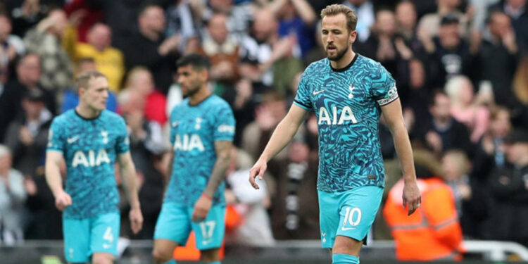 Jugadores del Tottenham recompensarán a su afición tras caer goleados