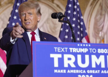 Juicios a expresidentes opacan democracias; Trump, el primero de EU