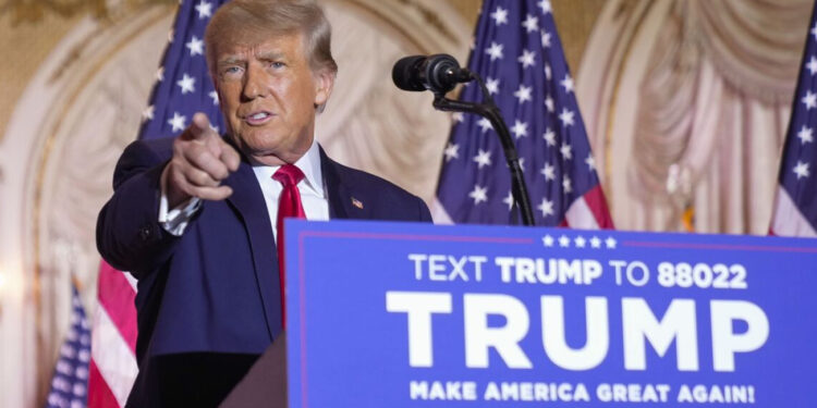 Juicios a expresidentes opacan democracias; Trump, el primero de EU