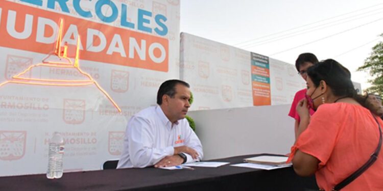 Coordina Toño Astiazarán servicios a habitantes de la Carmen Serdán con el Miércoles Ciudadano