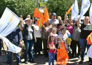 Inicia Toño Astiazarán rehabilitación de la calle 14 de Abril en la colonia Valle Hermoso