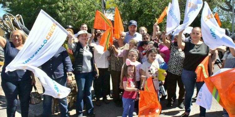 Inicia Toño Astiazarán rehabilitación de la calle 14 de Abril en la colonia Valle Hermoso