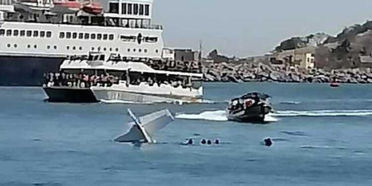 Cae avioneta en el canal de navegación de Mazatlán; un bebé pierde la vida