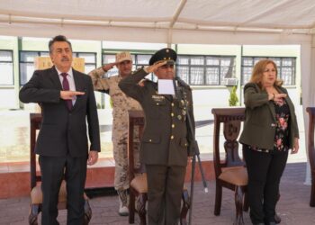 Encabeza alcalde Lamarque Cano toma de protesta de bandera del servicio militar nacional