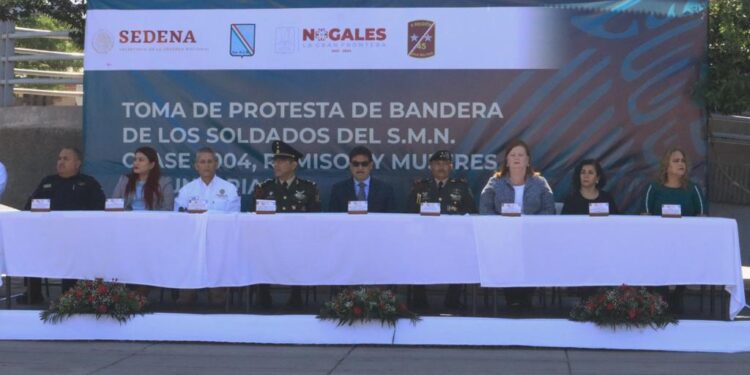 Presente Alcalde en ceremonia de Toma de Protesta de Bandera