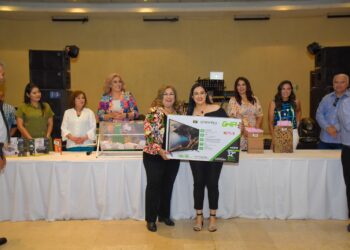 Festeja Gobierno Municipal a más de 800 Madres trabajadoras en su día