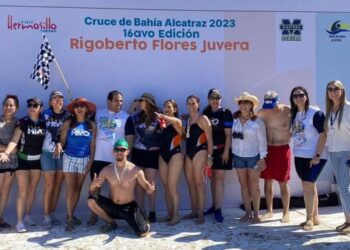 Participan 300 personas nadadoras en Cruce de Bahía Alcatraz