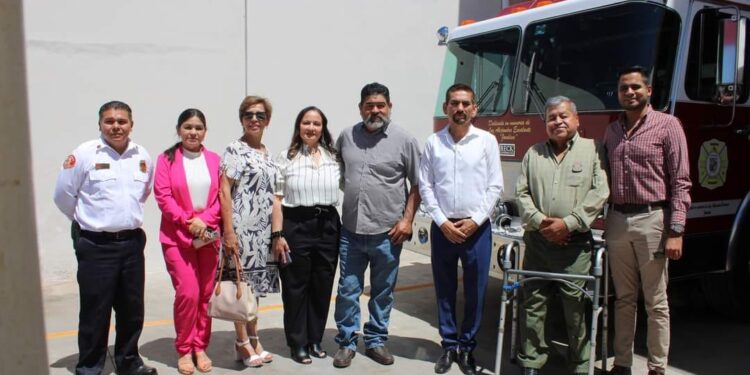 Fructífera gestión de Jesús Flores en equipamiento para bomberos