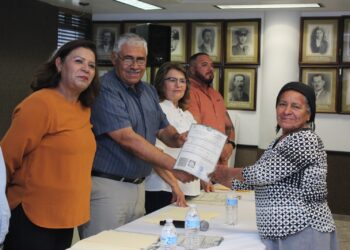 Entrega Ayuntamiento actas rectificadas a 45 Navojoenses