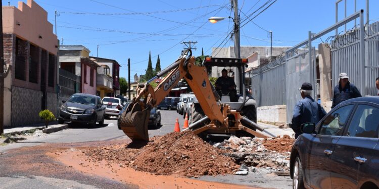 Sustituyen válvula de paso en la colona Nuevo Nogales