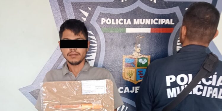 DETIENEN AGENTES DE LA SSPM A HOMBRE POR PORTACIÓN DE ARMA PROHIBIDA