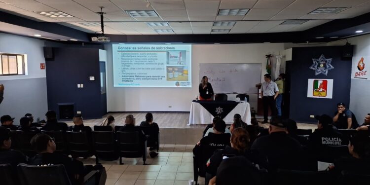 Capacitan a policías en el uso de la Naloxona