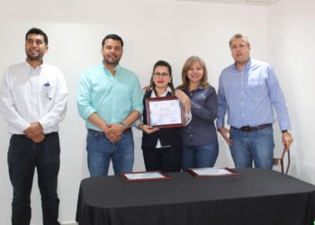 Entregan reconocimiento a servidores públicos de OOMAPAS de Cajeme