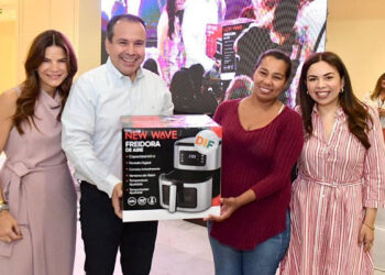 Reconoce Toño Astiazarán labor de padres y madres de los Comités Escolares de Hermosillo