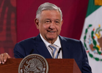 Inicia AMLO estrategia contra «campaña politiquera» sobre fentanilo