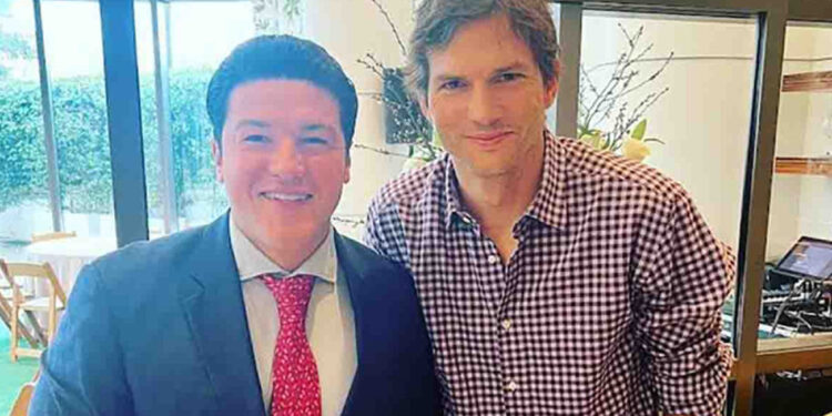Samuel García invitó a NL al actor Ashton Kutcher