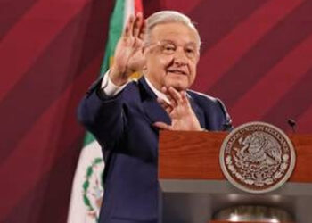 Acusa AMLO al Prodh de no haber defendido la causa; «está vinculado a la derecha»