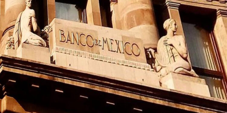Banco de México sube expectativa de crecimiento a 2.3% para este año