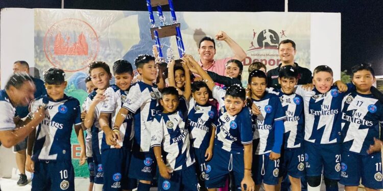 Felicita el alcalde Abraham “El Cubano» Mier a todos los niños  en su día