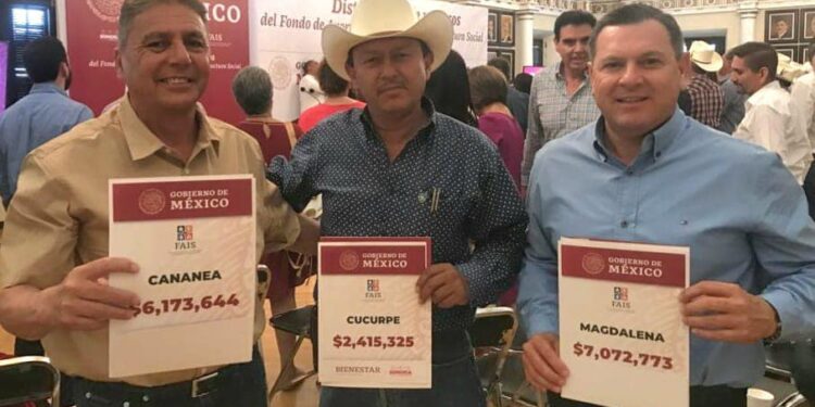 Alcalde asiste al evento de Distribución del FAIS