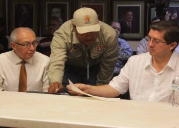 Participan comunicadores en taller sobre combate al dengue