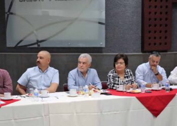Se reúnen representantes de cámaras empresariales con delegaciones federales