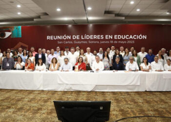 Federación, estados y especialistas analizan retos de México en materia educativa.