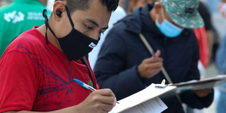 Desempleo en México se ubica en mínimo histórico de 2.4% de la Población Económicamente Activa