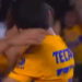 Sebastián Córdova y Juan Pablo Vigón se besan en la cancha y le dan la vuelta a las redes