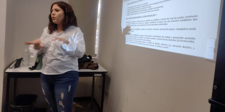 Distribuye Gobierno de Sonora más de 12 mil materiales educativos para fortalecer cultura de paz en las escuelas.