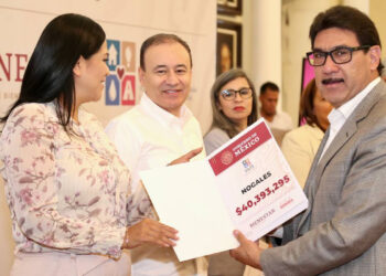 Entrega gobernador Alfonso Durazo cerca de mil 200 millones de pesos del FAIS a municipios