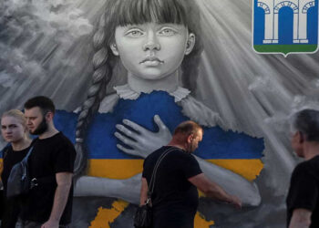 Rusia evacúa a niños de zonas bombardeadas en la frontera con Ucrania