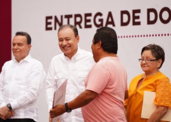 Ofrece certeza jurídica Gobierno de Sonora con entrega de escrituras, testamentos y cancelaciones de hipoteca