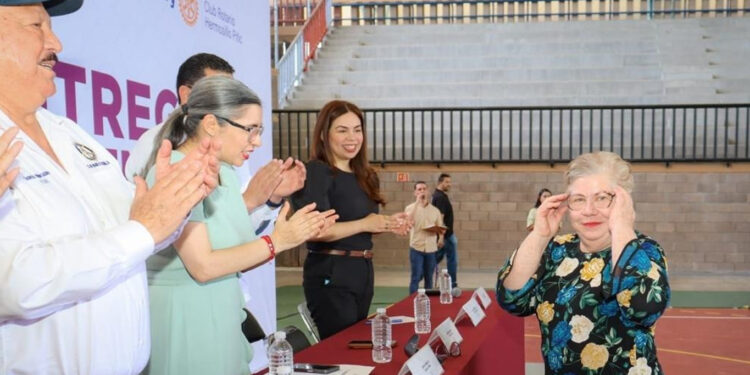 Gobierno de Sonora entrega más de dos mil lentes graduados en Jornada Optometrista Poder Ver