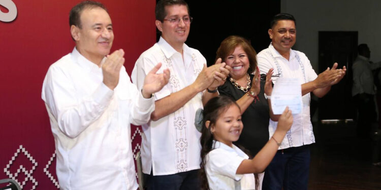 El apoyo con becas a nuestros estudiantes en Sonora, ahora es un derecho constitucional: Alfonso Durazo