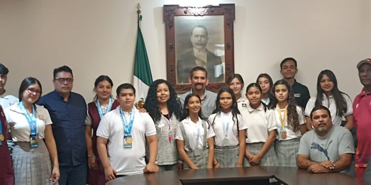Deportistas agradecen apoyo de Chuy Flores