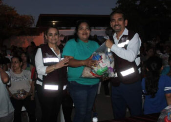 Fraccionamiento las abejitas sera iluminada al 100%.
