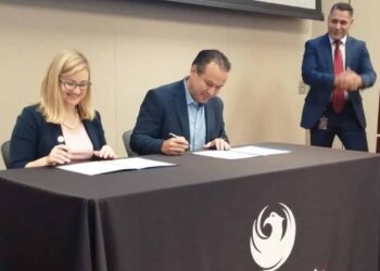 Fortalece Toño Astiazarán lazos de hermandad y colaboración con Phoenix