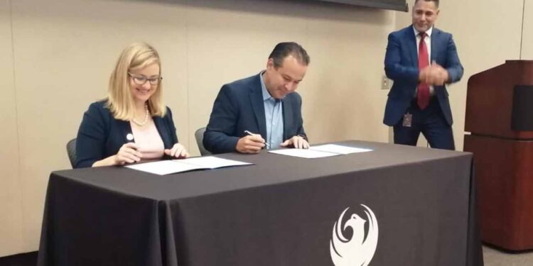 Fortalece Toño Astiazarán lazos de hermandad y colaboración con Phoenix