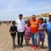 Niños de Álamos visitan la playa de Huatabampito.