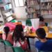 Niños sin acceso a internet reciben el apoyo de la biblioteca pública