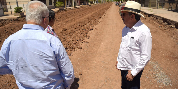 Supervisa Lamarque Cano avance en obras de infraestructura sanitaria y posterior pavimentación